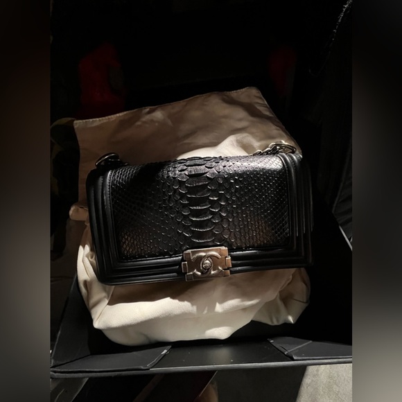 Authentic Chanel Python Black Old Medium Boy RARE - Picture 9 of 13